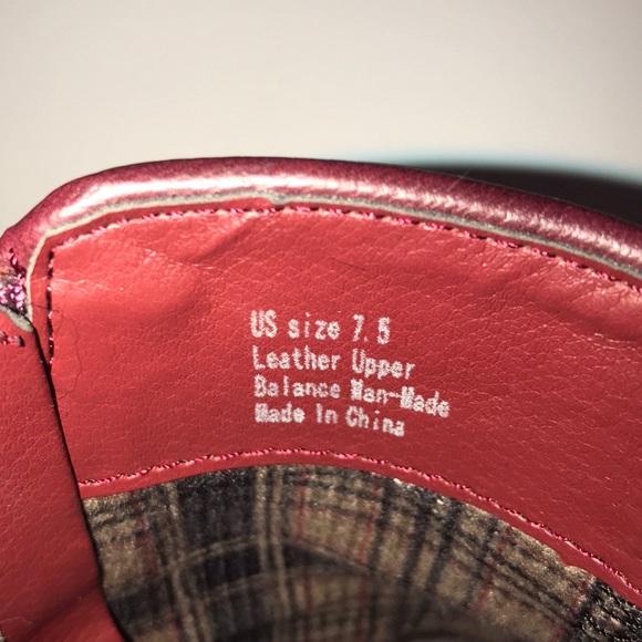 Volatile maroon suede wedge bootie - Picture 6 of 7